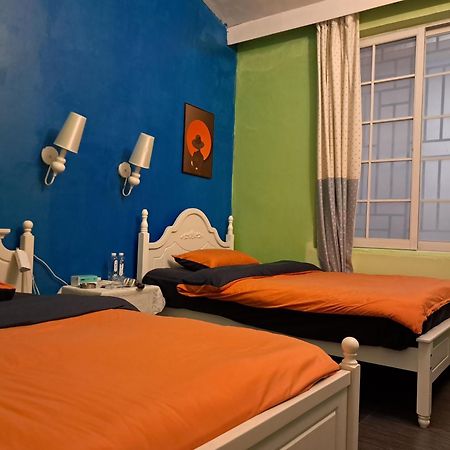 Lazzy Inn Янгшуо Екстериор снимка