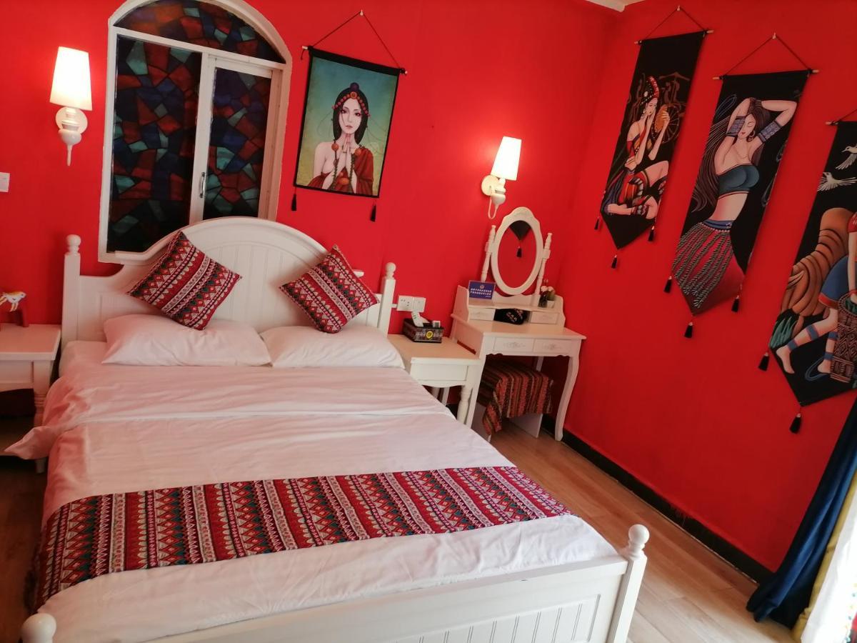 Lazzy Inn Янгшуо Екстериор снимка